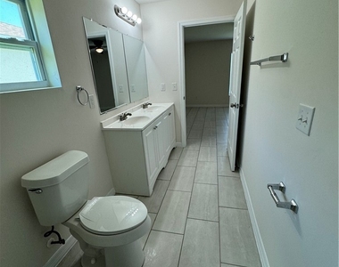 3305 Sw 15th Place - Photo Thumbnail 18