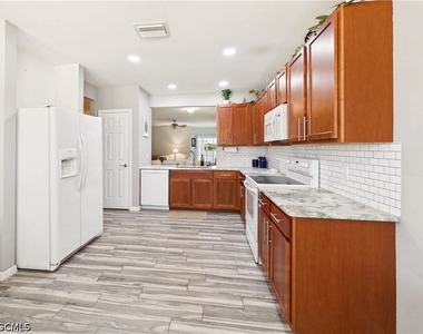 3420 Cancun Court - Photo Thumbnail 4