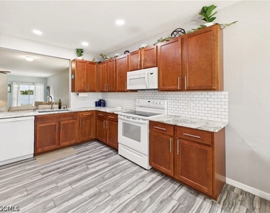 3420 Cancun Court - Photo Thumbnail 5