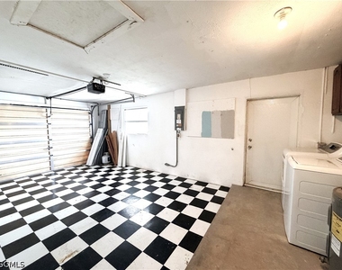 1637 S Mayfair Road - Photo Thumbnail 25
