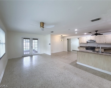 1637 S Mayfair Road - Photo Thumbnail 9