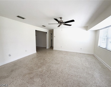 1637 S Mayfair Road - Photo Thumbnail 3