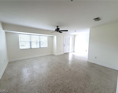 1637 S Mayfair Road - Photo Thumbnail 4