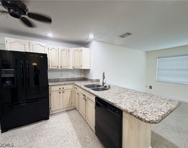 1637 S Mayfair Road - Photo Thumbnail 7