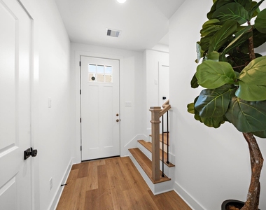 835 Elkhart Street - Photo Thumbnail 8