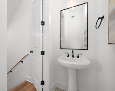 835 Elkhart Street - Photo Thumbnail 9