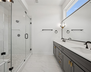 835 Elkhart Street - Photo Thumbnail 11
