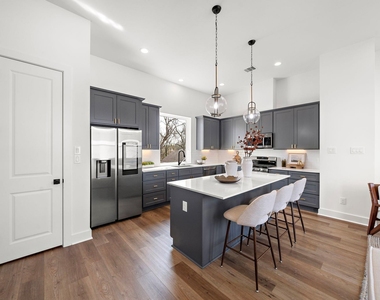 835 Elkhart Street - Photo Thumbnail 3