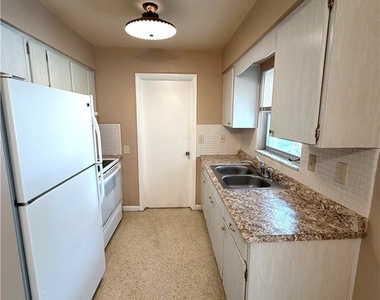 1407 Juddale Street E - Photo Thumbnail 3