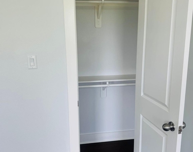 8128 Penrod Street - Photo Thumbnail 15