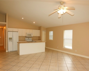4754 Leonard Boulevard S - Photo Thumbnail 3