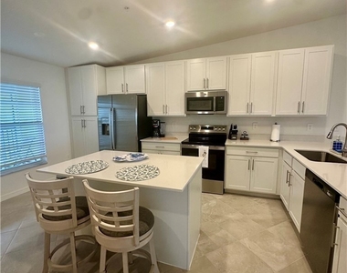 15265 Green Acres Avenue - Photo Thumbnail 7