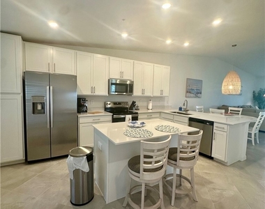 15265 Green Acres Avenue - Photo Thumbnail 5