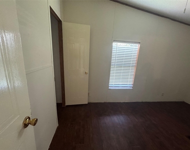 16415 Tamra Court - Photo Thumbnail 38