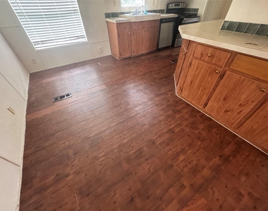16415 Tamra Court - Photo Thumbnail 7