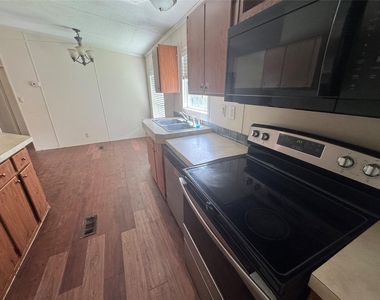 16415 Tamra Court - Photo Thumbnail 17