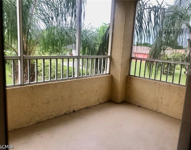 1101 Van Loon Commons Circle - Photo Thumbnail 8