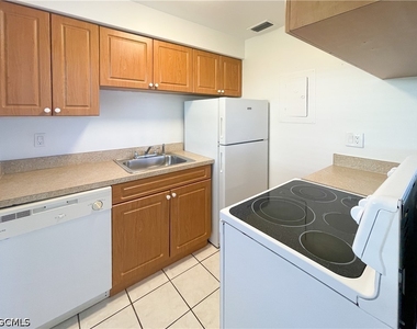4009 Se 19th Avenue - Photo Thumbnail 4