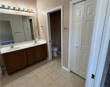 9813 Quinta Artesa Way - Photo Thumbnail 12
