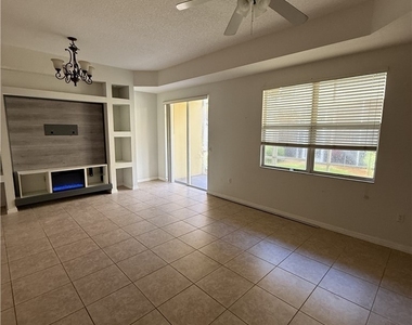 9813 Quinta Artesa Way - Photo Thumbnail 3
