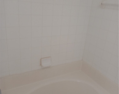 100 Sw Trafalgar Parkway - Photo Thumbnail 11