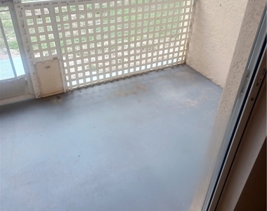 100 Sw Trafalgar Parkway - Photo Thumbnail 17