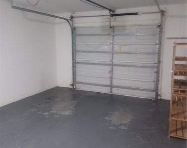 100 Sw Trafalgar Parkway - Photo Thumbnail 20