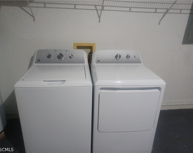 100 Sw Trafalgar Parkway - Photo Thumbnail 21