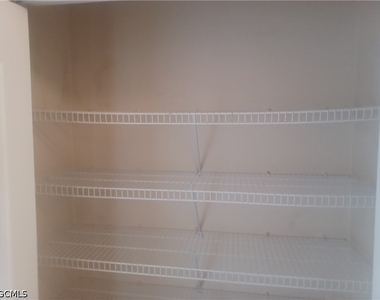 100 Sw Trafalgar Parkway - Photo Thumbnail 19