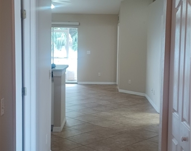 100 Sw Trafalgar Parkway - Photo Thumbnail 1