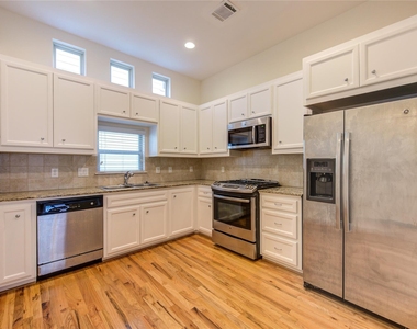 2710 Hullsmith Drive - Photo Thumbnail 10