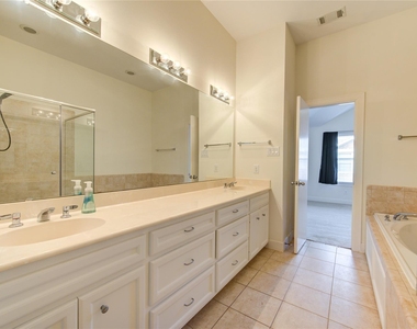2710 Hullsmith Drive - Photo Thumbnail 28