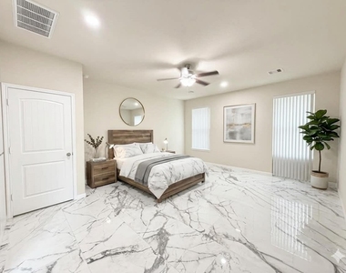 1247 S Maple Drive - Photo Thumbnail 7