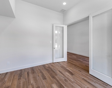 30039 Gold Finch Place - Photo Thumbnail 15