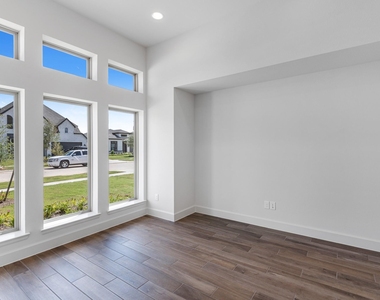 30039 Gold Finch Place - Photo Thumbnail 14