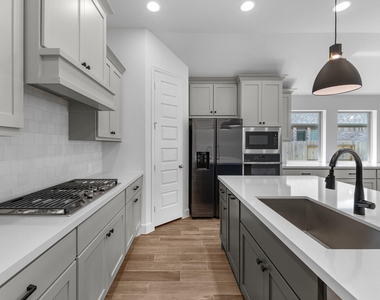 30039 Gold Finch Place - Photo Thumbnail 11