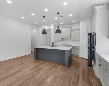 30039 Gold Finch Place - Photo Thumbnail 13