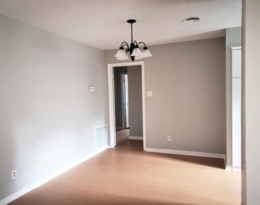 5527 Darnell Street - Photo Thumbnail 13