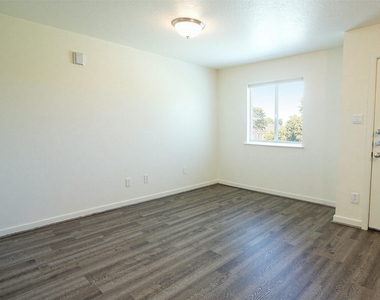 21155 Gosling Road - Photo Thumbnail 4