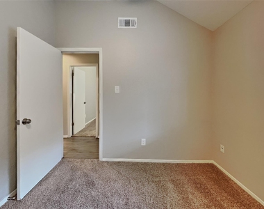 13215 Noblecrest Drive - Photo Thumbnail 12