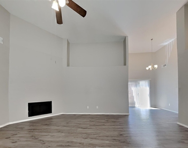 13215 Noblecrest Drive - Photo Thumbnail 3