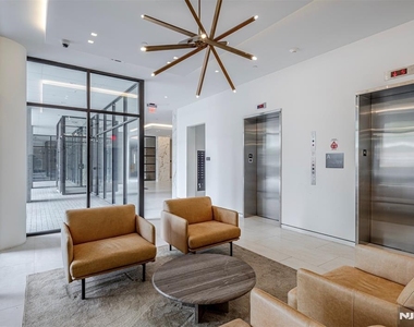 470 Main - Photo Thumbnail 5