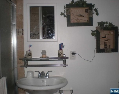 147 Phelps - Photo Thumbnail 11