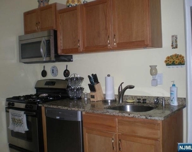 147 Phelps - Photo Thumbnail 5