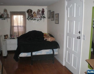 147 Phelps - Photo Thumbnail 9