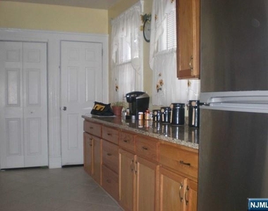 147 Phelps - Photo Thumbnail 7
