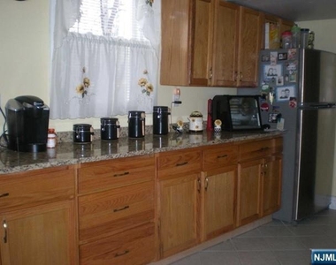 147 Phelps - Photo Thumbnail 4