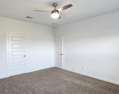 4031 Pierce Place Lane - Photo Thumbnail 8