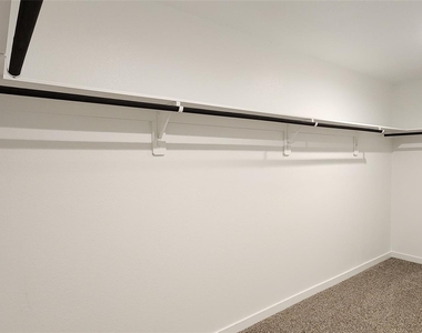 4031 Pierce Place Lane - Photo Thumbnail 9