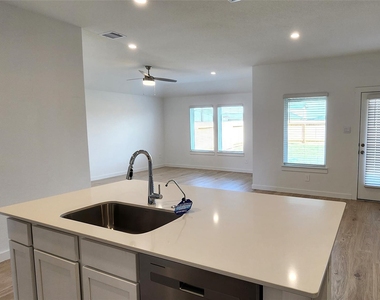 4031 Pierce Place Lane - Photo Thumbnail 4